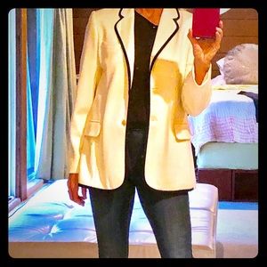 BCBG Maxazria Collection vintage ivory blazer